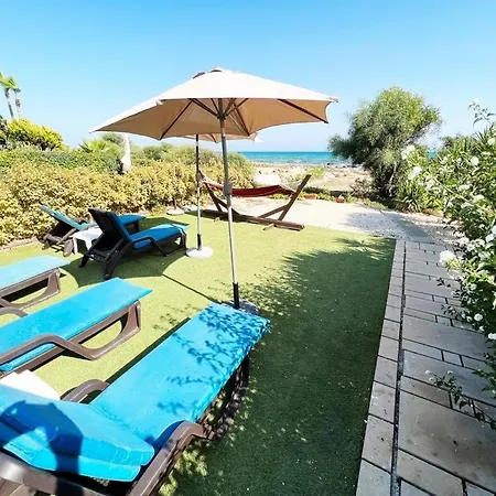 Gorgona Seafront 3 Bedroom With Private Swimming Pool *