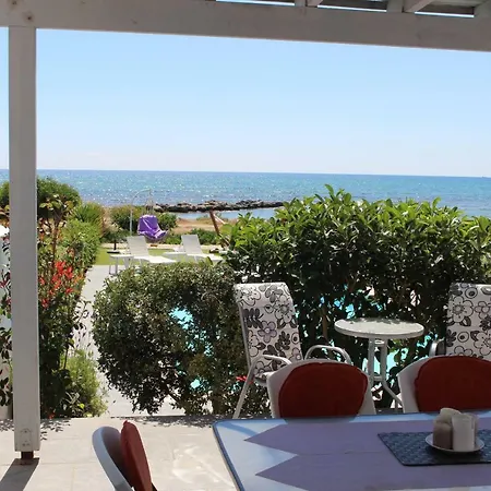 Gorgona Seafront 3 Bedroom With Private Swimming Pool Айя-Напа