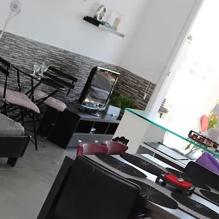Βίλα Gorgona Seafront 3 Bedroom With Private Swimming Pool *
