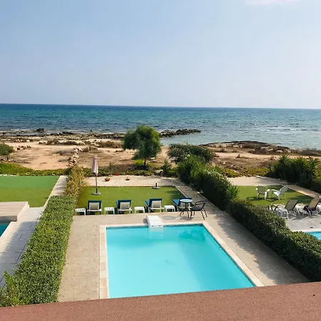 Gorgona Seafront 3 Bedroom With Private Swimming Pool *