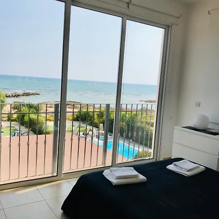 Villa Gorgona Seafront 3 Bedroom With Private Swimming Pool